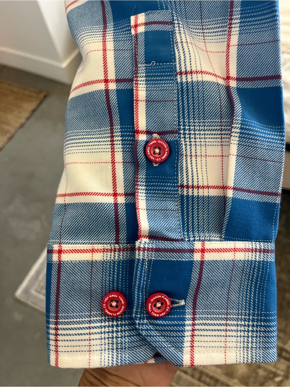 DIXXON Blue & White Plaid Long-Sleeve Button-Down Shirt - Picture 2 of 2